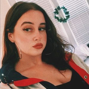 Meet your Posher, Cass